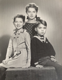 Siblings in 1952
