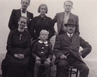 Family photograph, 1930s. Milan Knížátko in front.