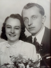 Wedding photo (1948)