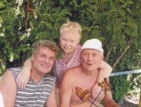 Se synem Lubošem a manželkou Annou, 1995