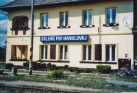 Vlakové nádraží v rodné obci pamětnice, cca 1990