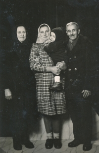 Her mother, Mária Kratková, standing in the middle with her son Jaroslav
