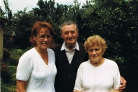 Lenka Pěchová with her parents, 1999