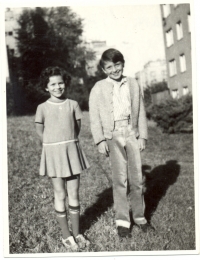 Michal Gabriel with his sister in 1970