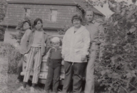 The Mikuláš family in front of the house in Modřany, Prague 1984