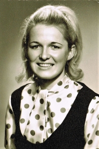 Lenka Pěchová´s photo from the graduation board, 1970