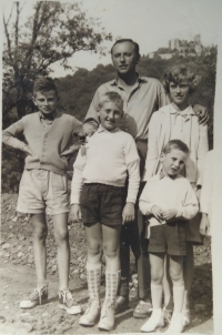 Rodinná fotografia, začiatok 60. rokov.