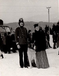Zimní závody Postaru s budoucím manželem Honzou, 1977
