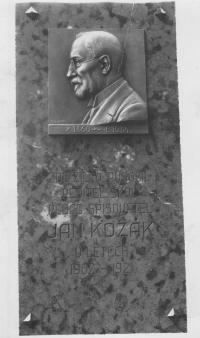 Memorial plaque of Ema Barešová's grandfather in Ubušín
