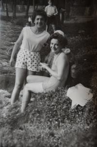 Bohumila Hofmannová (on the right) with her sister in Sázava
