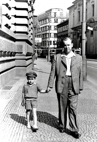 Pavel Šindelář with his father at the National Street in Prague