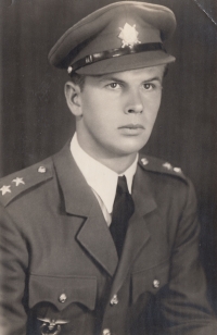 Václav Vondrovic, father of Ivana Kettnerová, at the Military Air Academy in Hradec Králové, where he studied in 1945-1948