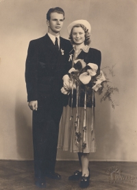 Wedding photo of Ivana Kettnerová's parents, Archdeacon Church of St. Bartholomew in Pardubice, 26 February 1949