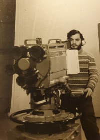 1973, Michal počas práce v televízii.
