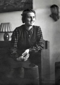 Hedvika Köhlerová. Praha - Chodov, 1945