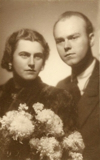 Wedding of Hedvika Sprosečová and Jan Köhler on the 10th of November in 1945 in Říčany