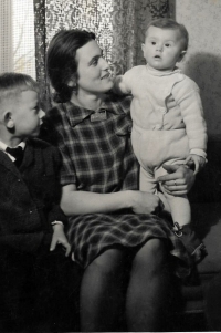 Hedvika Köhlerová with her son Jan and daughter Sylvie. Christmas 1948