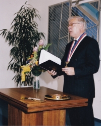 František Vízek as a marriage registrar, 2003