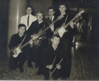 Band Black Bears, 1962