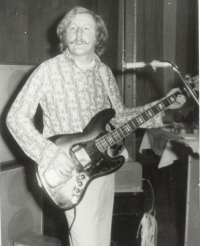Petr Tyráček v kapele Dynamic, silvestr ROH, 1974