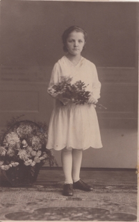 Witness´s mother Brunhilde in 1930