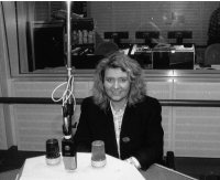 Lída Rakušanová in the 'Radio Free Europe' newsroom 