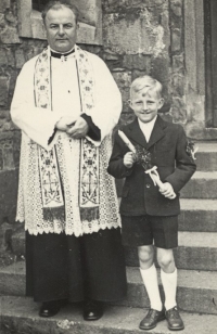 First communion with priest Řezníček in Jihlava, 1955