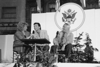 S Karlem Gottem a Miroslavem Horníčkem, Plzeň, květen 1990