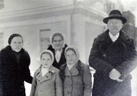 The family of Drahoslava Rút Nývltová when they lived in Volhynia