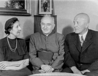 Zleva: maminka Josefina Fürstová, strýc Jan Fürst a tatínek Jaromír Fürst, mezi lety 1945 a 1963