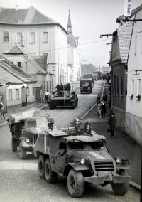 Okupace v Blovicích, srpen 1968 (autorem fotografie je M. Navrátil)