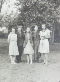 Na fotke (zľava) Tiborova švagriná, brat, manželka, Tibor