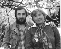 Friends from the Moscow museum, Alexandr Lavrentov and his wife Taťána Sizova, Prague, April 11, 1981.