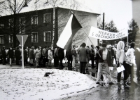 General strike on November 21, 1989, Blovice (photographed by M. Navrátil)
