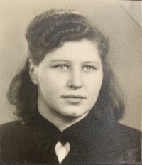 Alžbeta Kamasová as a young woman