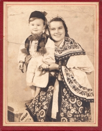 Vladimír Mašín with his mother in Sokol folk costume of Podřipsko area, before the war