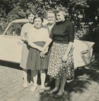 Miroslava visiting German friends displaced from Pesvice after the war 3