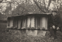 Father's father Václav Jůva (1864-1946) at the beehives