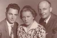 Parents Ludmila and Ladislav Šulitek with their son Jiří, 1950