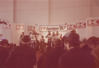 Cimbalom band Polajka during a performance in Vienna in February 1986