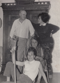 Věra Kavková with her parents and sister Majka
