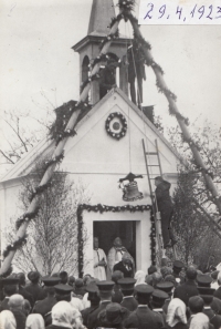 Svěcení zvonu kapličky v Jezové, 29. 4. 1923 