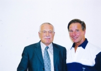 Václav Klaus na 60. narozeninách Petra Millera, 2001