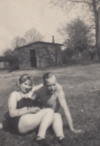 The witness's mother and father in 1941