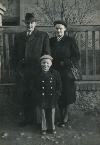 Rodina Peterkových v roce 1954