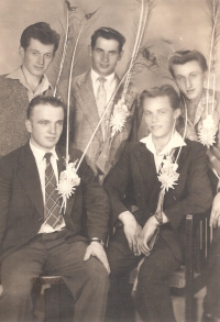 Conscripts from Hrubá Vrbka. Martin Hrbáč in the second row on the left, 1957 