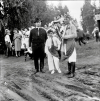 Oldřich Kůrečka (middle) at ethnographic festival Podluží in Tvrdonice, 1958