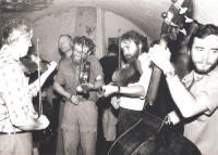 Václav Štěpánek (with violin, second from right), discussions of the Institute of Geography of the Academy of Sciences of the Czechoslovak Socialist Republic in the cellar of the Augustinian Monastery in Old Brno, 2nd half of the 1980s