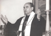 Václav Štěpánek's father Vratislav as the newly elected Bishop of Brno of the Czechoslovak Hussite Church, 1989