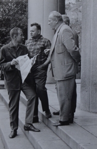 21. srpen 1968 v Hronově, kolegové z KAN, zleva Jiří Horyna, Jaroslav Novák